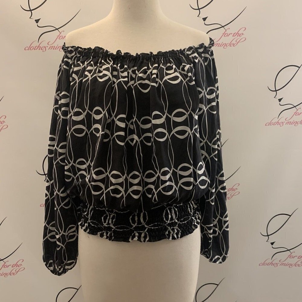 Transitions. Size Small. Silk Elastic On - Off Shoulder Raglan Sleeve Top. B35